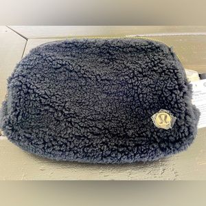Lululemon 1L Sherpa Everywhere Belt Bag